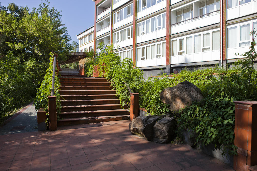 Pectoral On Khortytsia Hotel Zaporizhia Exterior foto