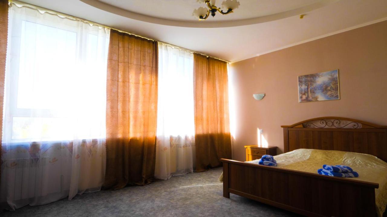 Pectoral On Khortytsia Hotel Zaporizhia Exterior foto